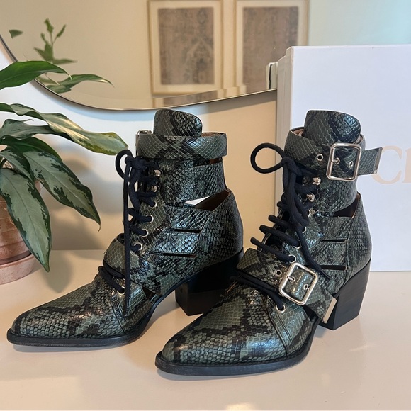 Chloé Rylee Cut Out Boot in Python Green - Picture 2 of 14
